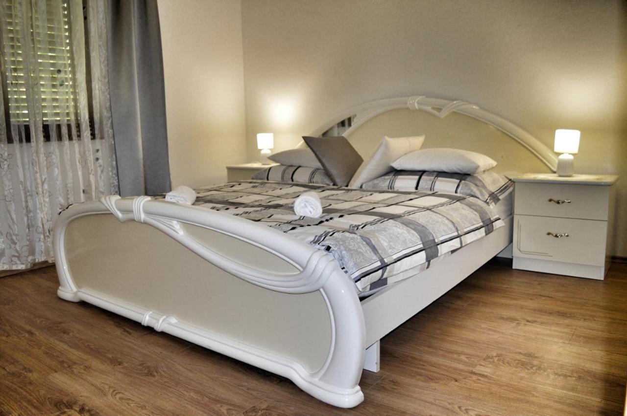 Apartment Nikolic Kaštela Kültér fotó